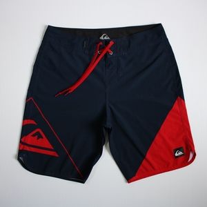 QUIKSILVER BOARDSHORT SURF SWIMWEAR